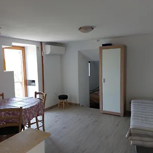  Apartment Biba