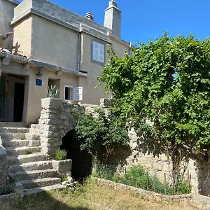  Apartment Nives