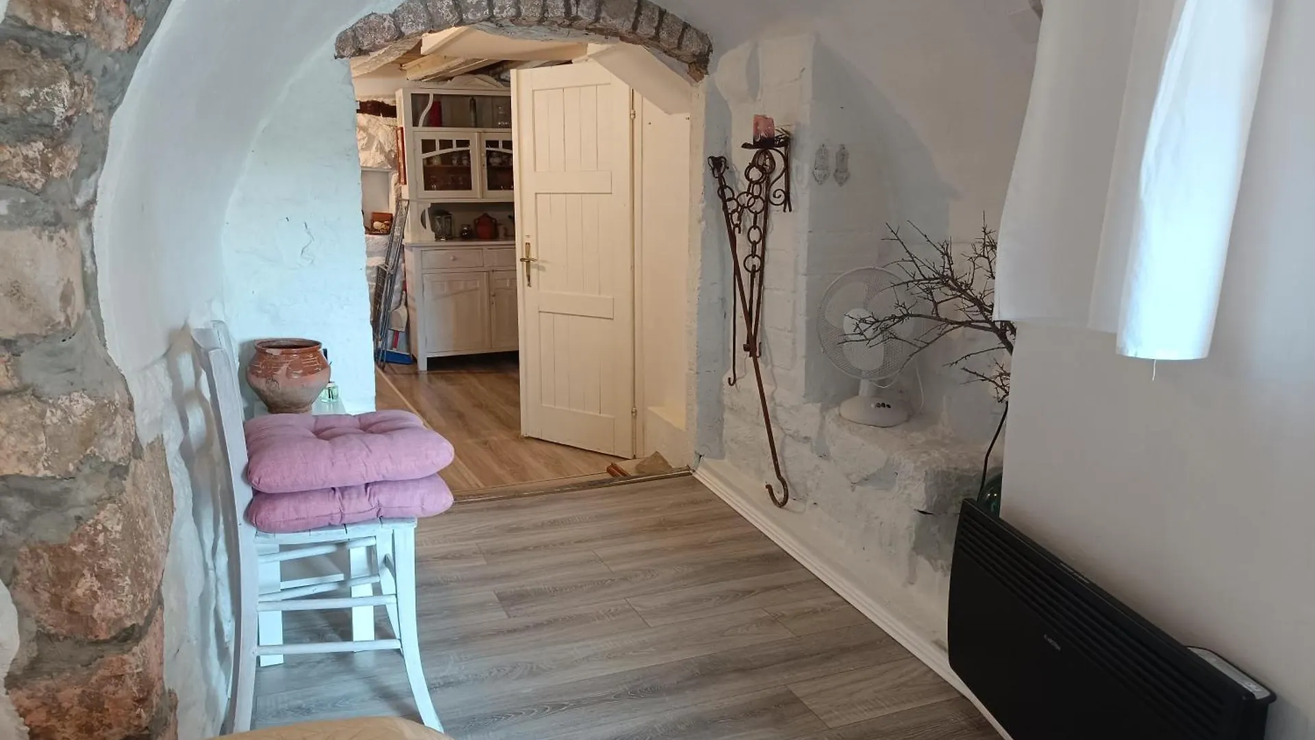 Apartment Hobbit House Lubenice Croatia